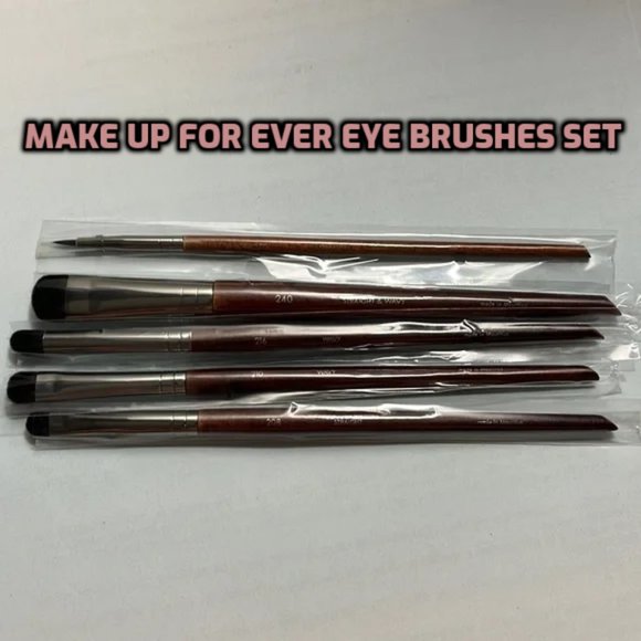 Makeup Forever Other - Host pick🥳 Makeup Forever eye brushes set